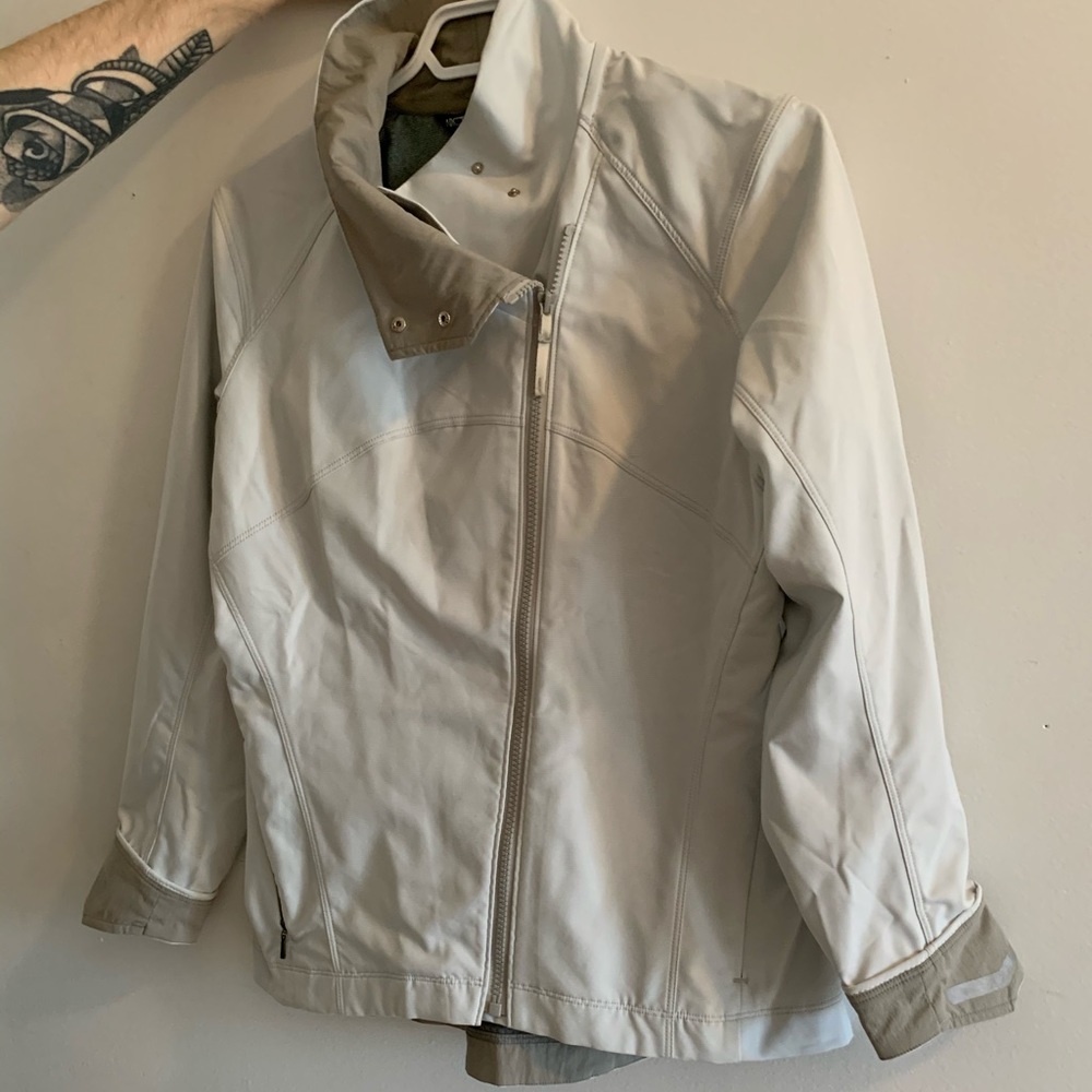 Arc'teryx white windbreaker jacket size small - Picture 1 of 4